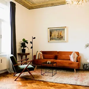  Apartment Stilvolles In Zentraler Lage Österreich